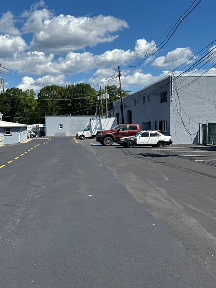 310 Colfax Ave, Clifton, NJ for lease - Building Photo - Image 3 of 7