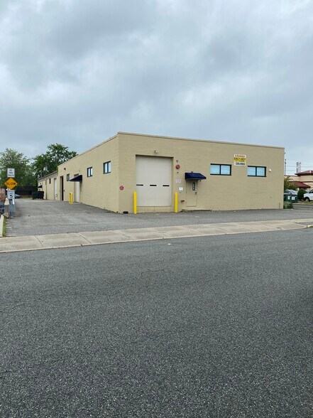 20 Industrial St W, Clifton, NJ à louer - Photo du bâtiment - Image 2 de 8