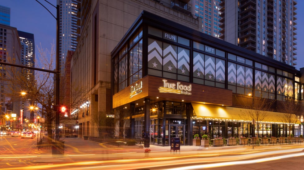 9-11 E Erie St, Chicago, IL à louer - Photo du bâtiment - Image 1 de 5