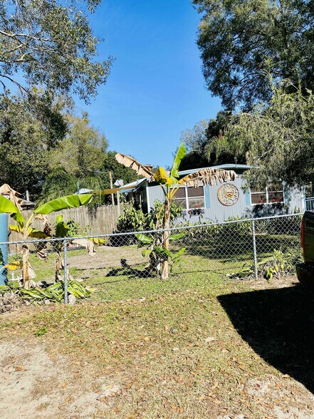 10116 Lake Ave, Tampa, FL à vendre - Photo du bâtiment - Image 3 de 18