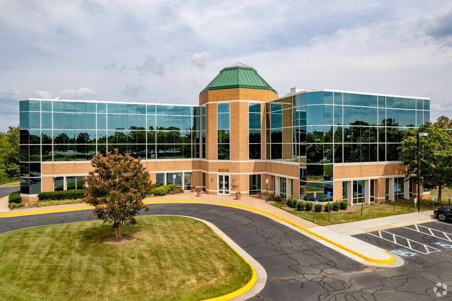 21515 Ridgetop Cir, Dulles Town Center, VA for lease - Building Photo - Image 2 of 4