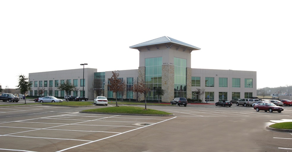 405 State Highway 121 Byp, Lewisville, TX for lease - Building Photo - Image 2 of 9