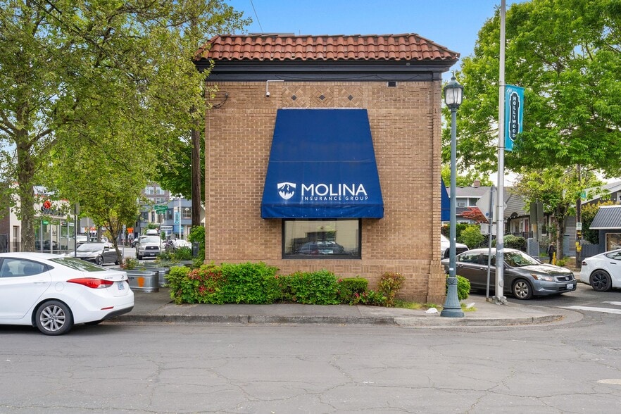 4515 NE Sandy Blvd, Portland, OR for sale - Building Photo - Image 3 of 10