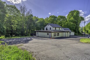 1520 Broadway, Esopus NY - Parking Garage