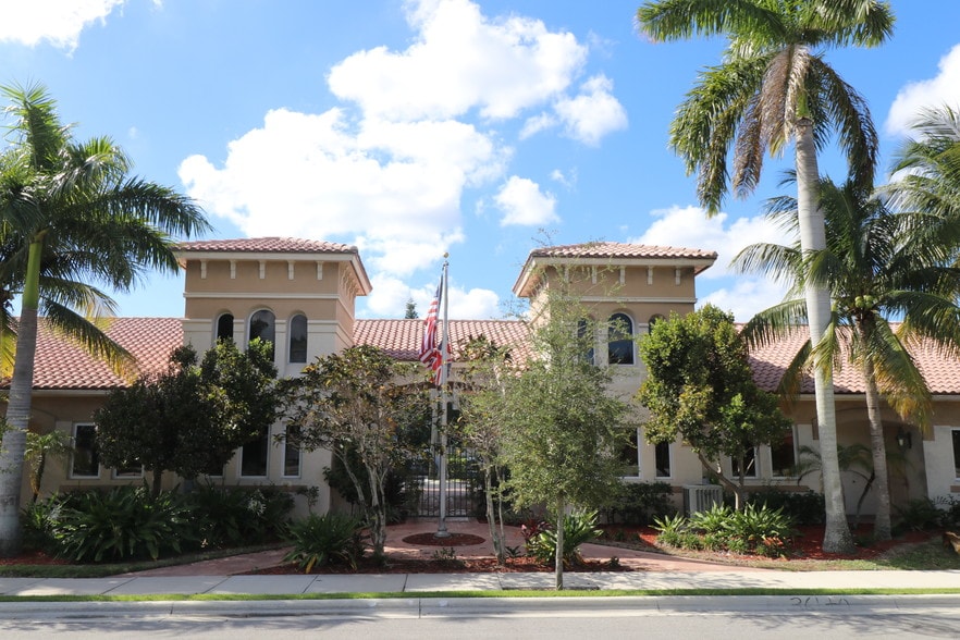 650-660 E Hillsboro Blvd, Deerfield Beach, FL for lease - Building Photo - Image 2 of 11