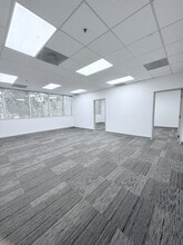 4406 W Linebaugh Ave, Tampa, FL à louer Photo intérieure- Image 1 de 5