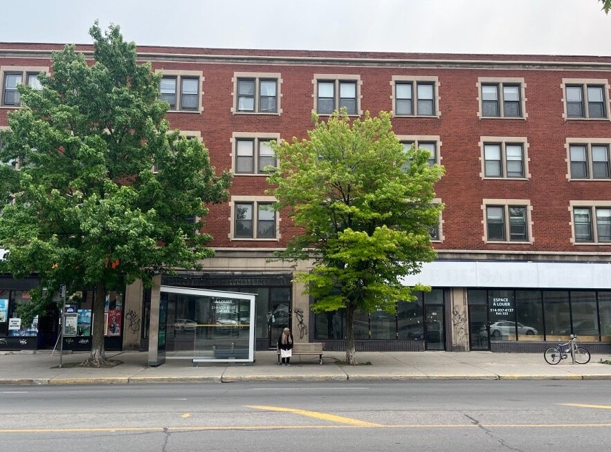 5750-5764 Rue Sherbrooke O, Montréal, QC à louer Photo principale- Image 1 de 4