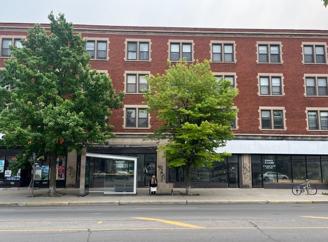 Plus de détails pour 5750-5764 Rue Sherbrooke O, Montréal, QC - Commerce de détail à louer