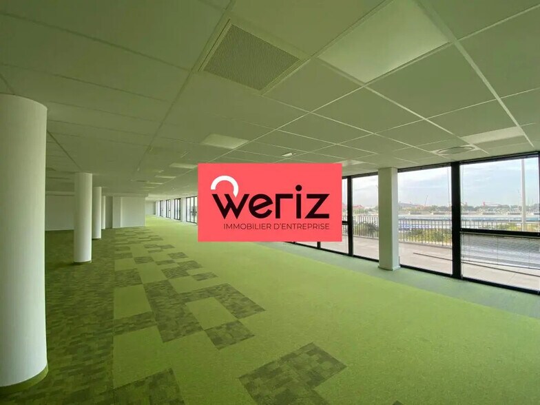 Office in Marseille for lease - Building Photo - Image 3 of 12