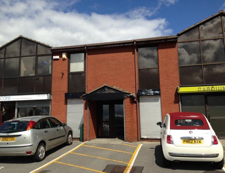 Billington Rd, Burnley à louer - Photo du bâtiment - Image 2 de 5