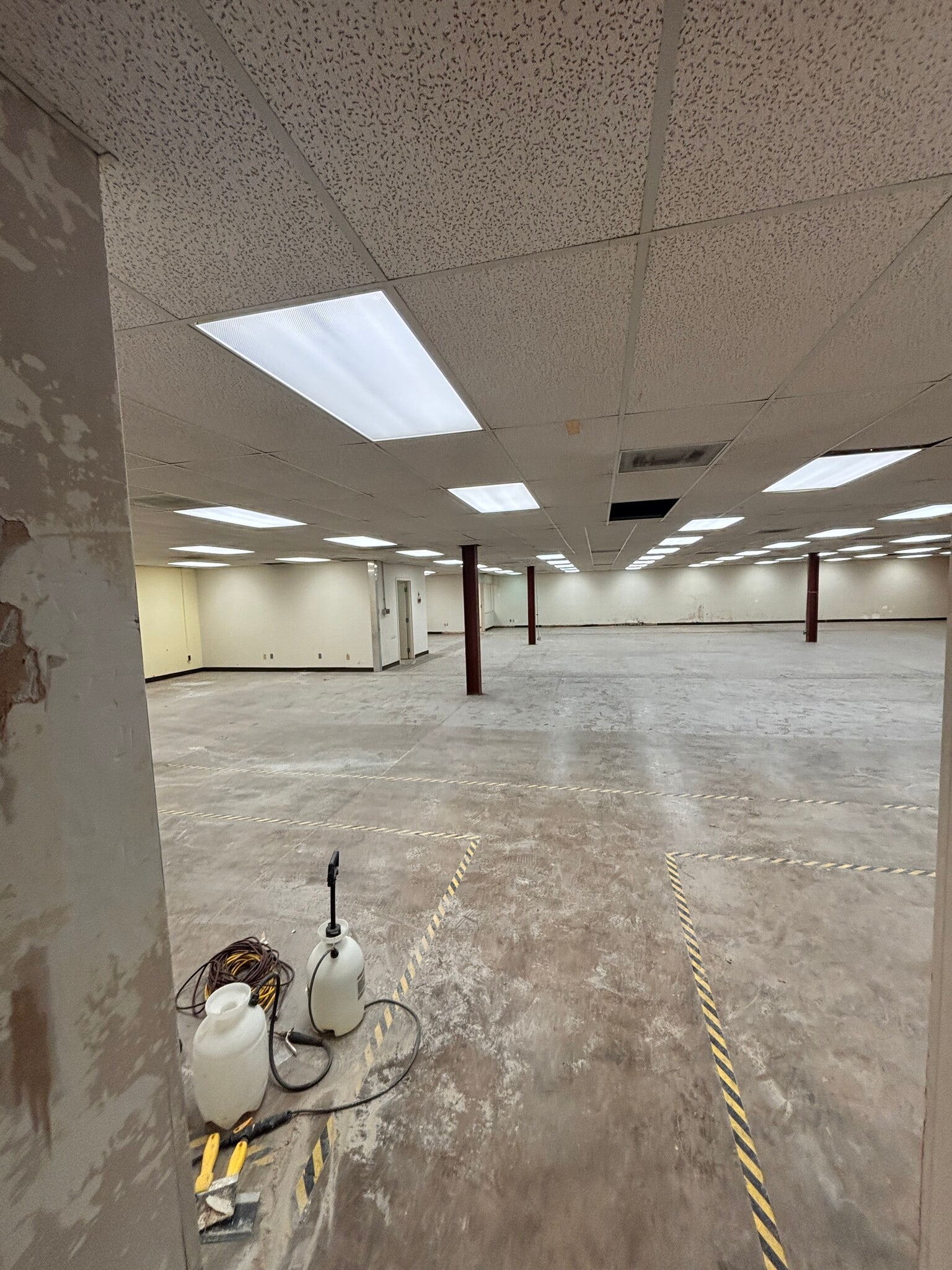 3146 Starlight Dr, Winston-Salem, NC for lease Interior Photo- Image 1 of 24