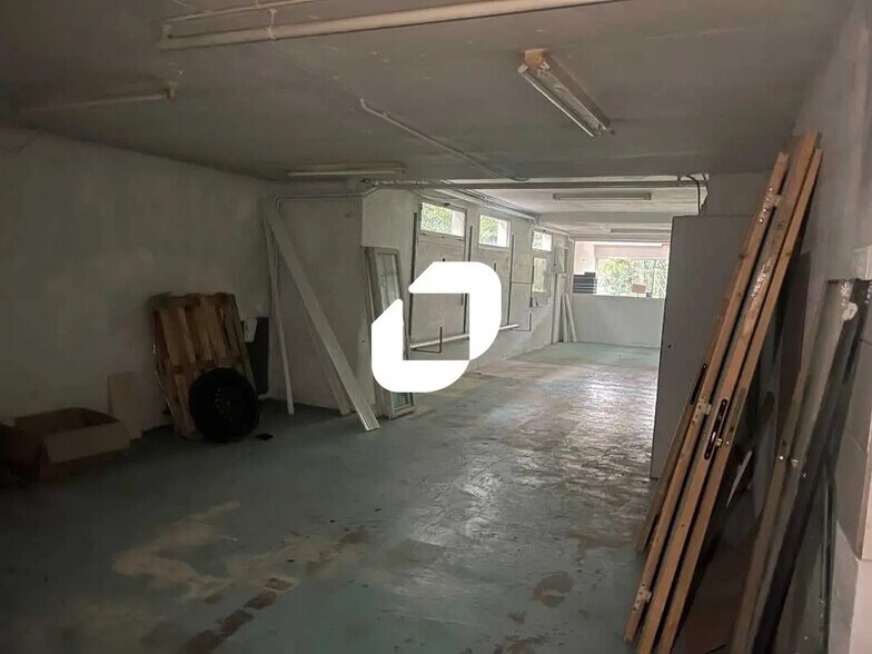 Office in Bièvres for lease - Interior Photo - Image 1 of 9