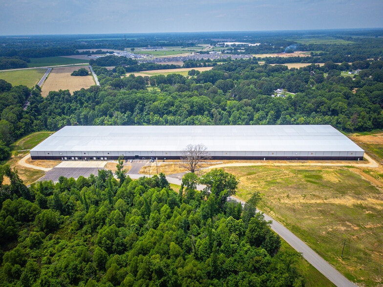 555 Gerdau Dr, Jackson, TN for sale - Building Photo - Image 2 of 3
