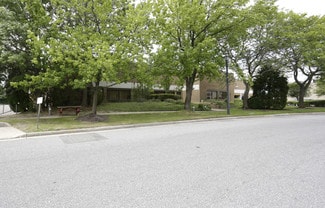 Plus de détails pour 81 Executive Blvd, Farmingdale, NY - Bureau à louer