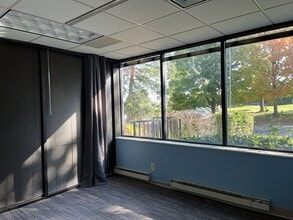 2727 N Grandview Blvd, Waukesha, WI for lease Interior Photo- Image 2 of 4