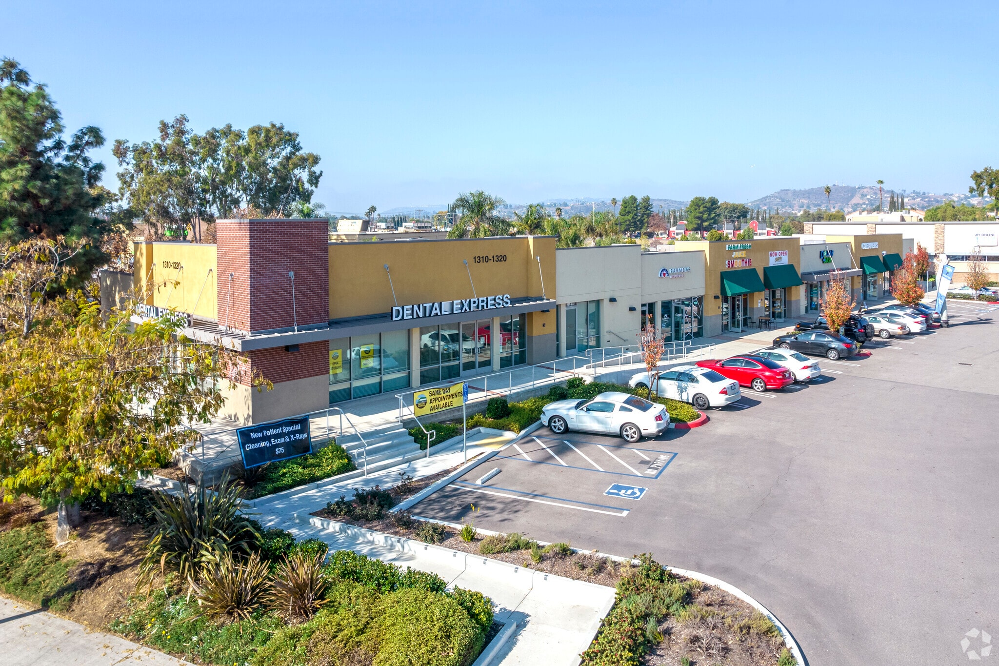 1310-1328 E Valley Pky, Escondido, CA for lease Primary Photo- Image 1 of 9