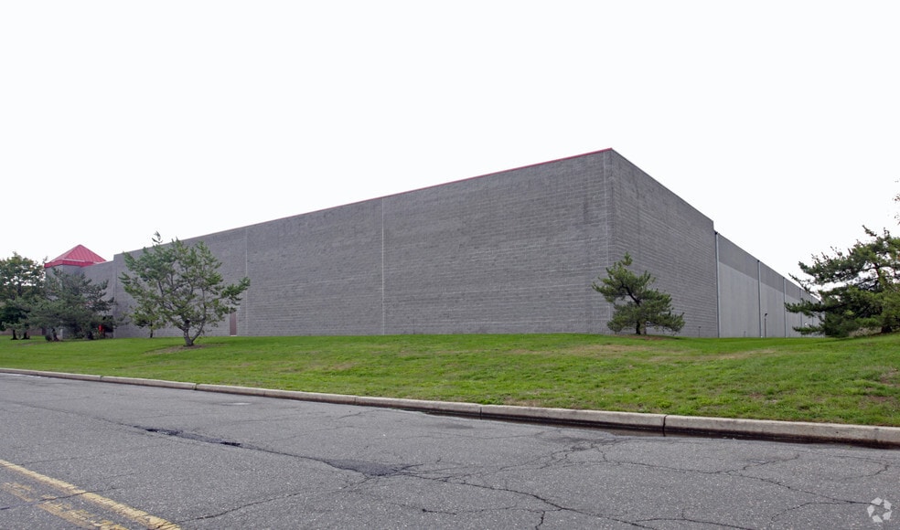 35 Commerce Dr, Somerset, NJ for lease - Building Photo - Image 3 of 3