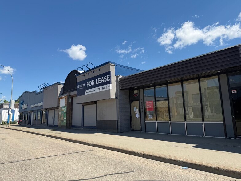 10567 109 St NW, Edmonton, AB à louer - Photo du bâtiment - Image 2 de 6