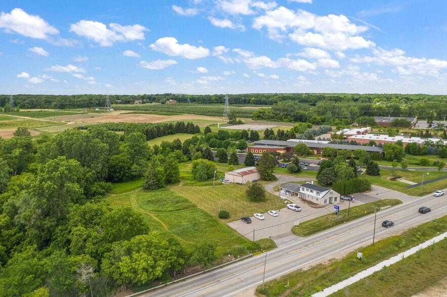 65575 Van Dyke Rd, Washington, MI for lease - Building Photo - Image 2 of 12