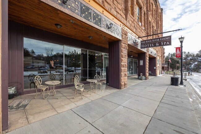 Plus de détails pour 603 N River St, Hot Springs, SD - Commerce de détail à louer