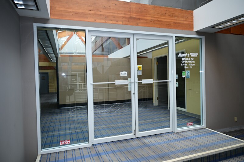 7657 50th St NW, Edmonton, AB à louer - Photo du bâtiment - Image 2 de 8