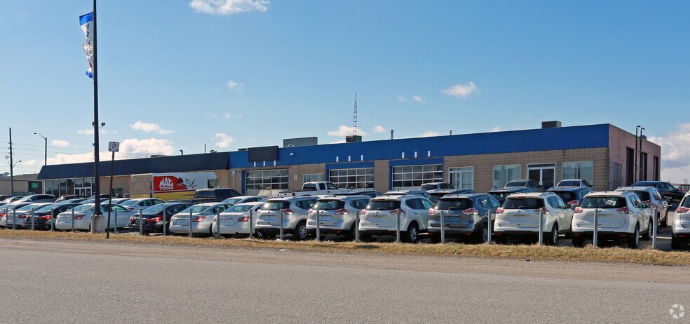 945 Woodlawn Rd, Guelph, ON à louer - Photo du bâtiment - Image 2 de 3