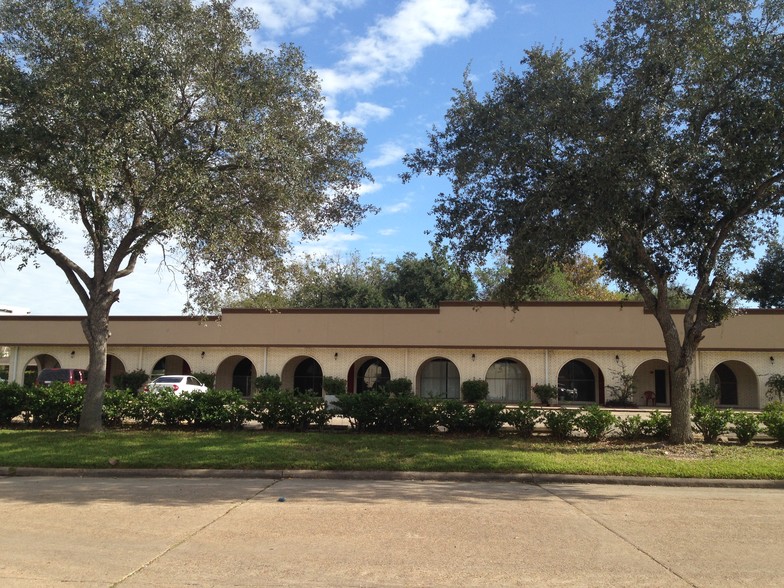 17400 El Camino Real, Houston, TX for lease - Building Photo - Image 1 of 3