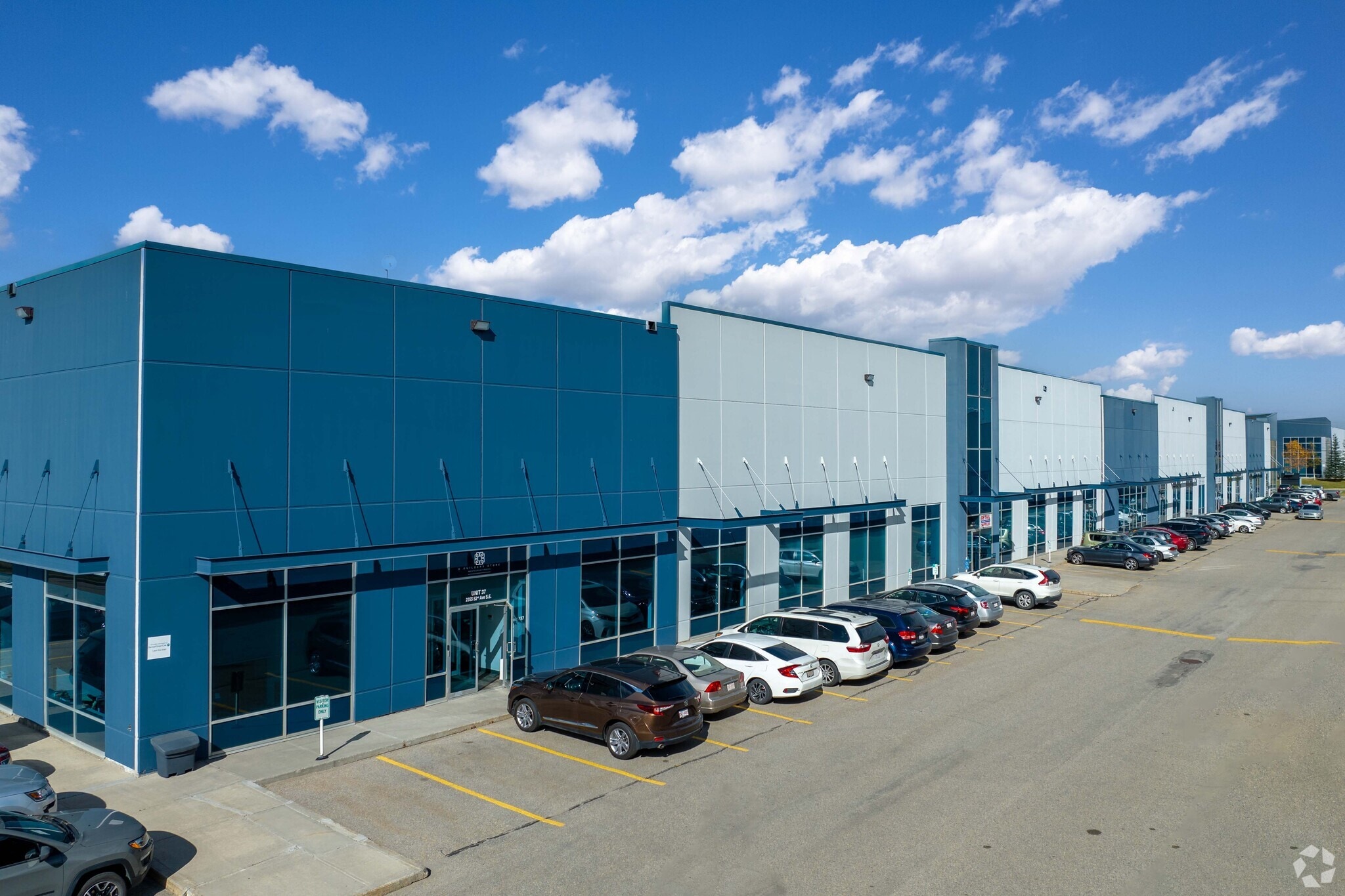 2355 52nd Ave SE, Calgary, AB for lease Primary Photo- Image 1 of 9