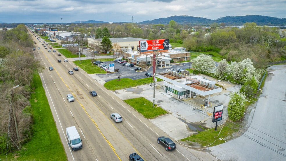 2130 Amnicola Hwy, Chattanooga, TN for sale - Building Photo - Image 2 of 18