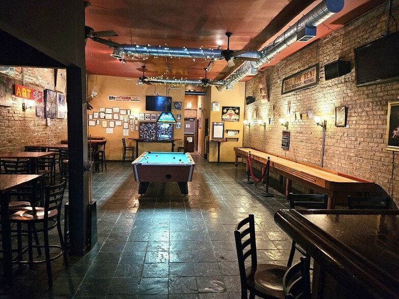 1822 W Addison St, Chicago, IL for sale - Interior Photo - Image 3 of 10