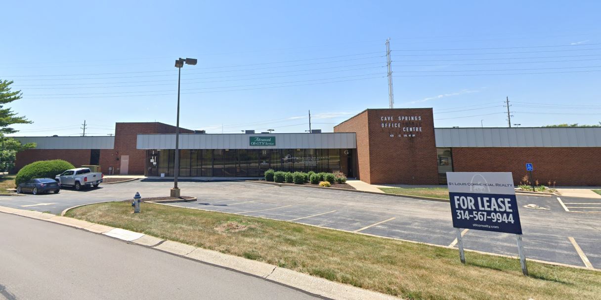 4200 N Cloverleaf Dr, Saint Peters, MO à louer Photo du bâtiment- Image 1 de 4