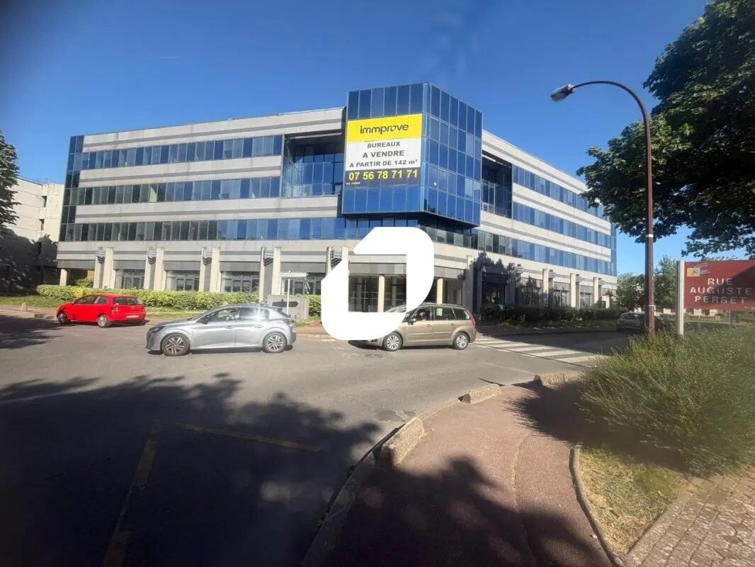 Office in Créteil for sale Building Photo- Image 1 of 7