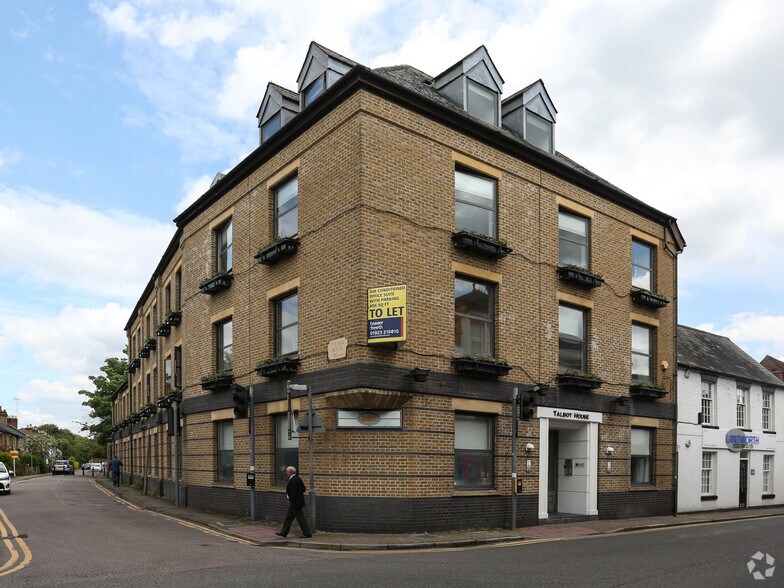 17 Church St, Rickmansworth à louer - Photo du bâtiment - Image 2 de 4