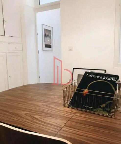 Office in Bordeaux for lease - Interior Photo - Image 2 of 5