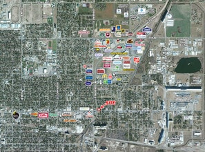 1418 E 4th Ave, Hutchinson, KS - Aérien  Vue de la carte