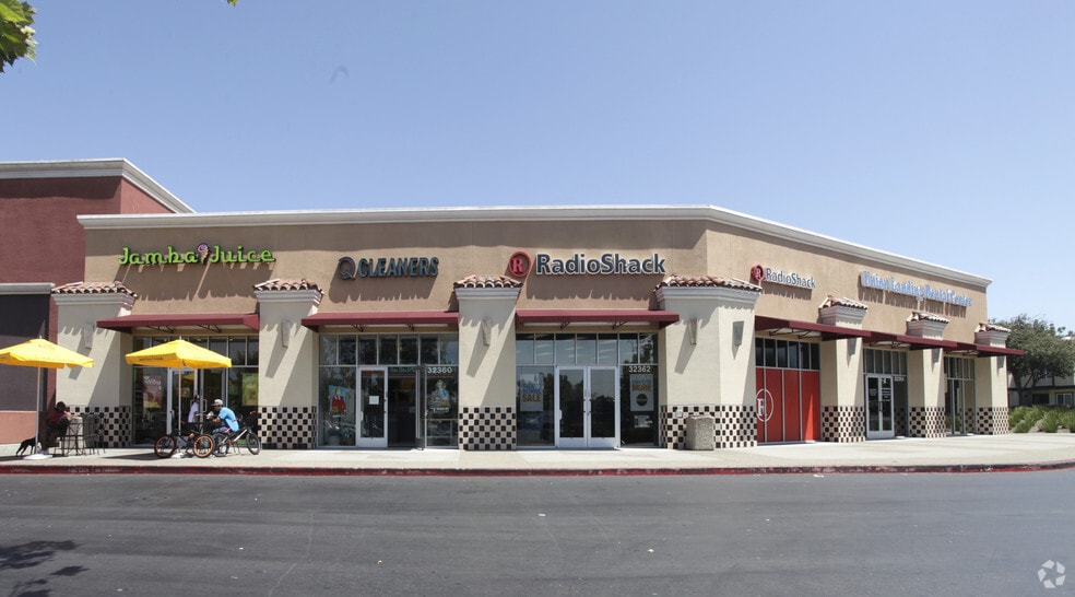 32040-32100 Union Landing Dr, Union City, CA for lease - Building Photo - Image 2 of 8