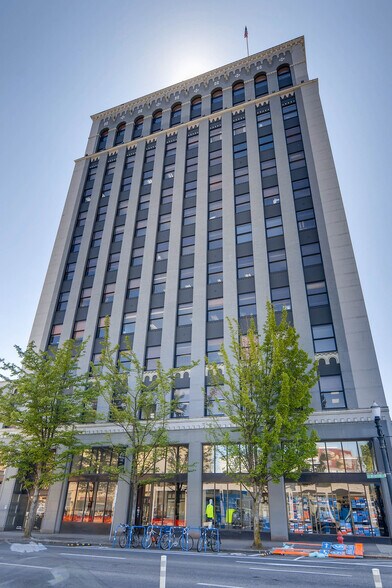 516-540 SE Morrison St, Portland, OR à louer - Photo du bâtiment - Image 1 de 23