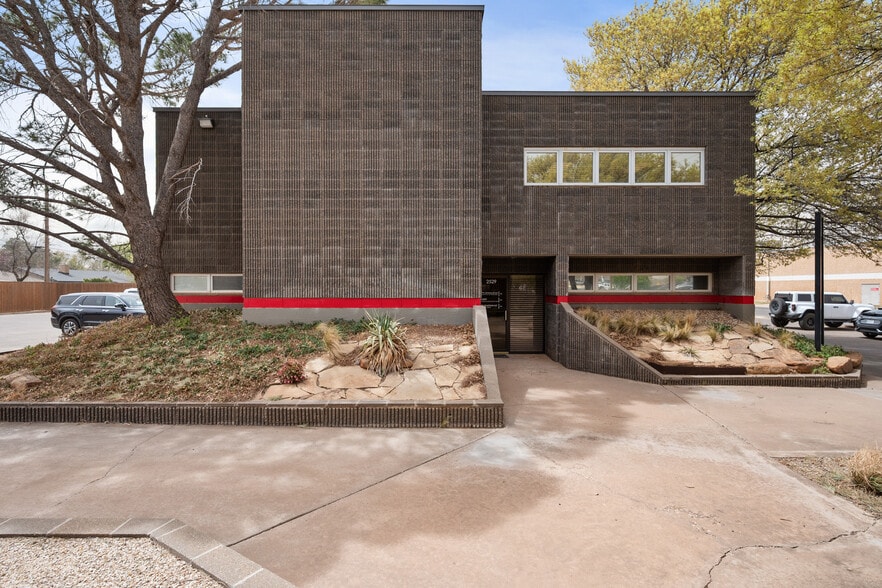 2529 74th St, Lubbock, TX for lease - Building Photo - Image 1 of 31