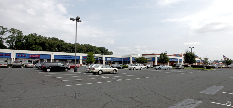561 US Highway 1, Edison, NJ for lease - Primary Photo - Image 1 of 5
