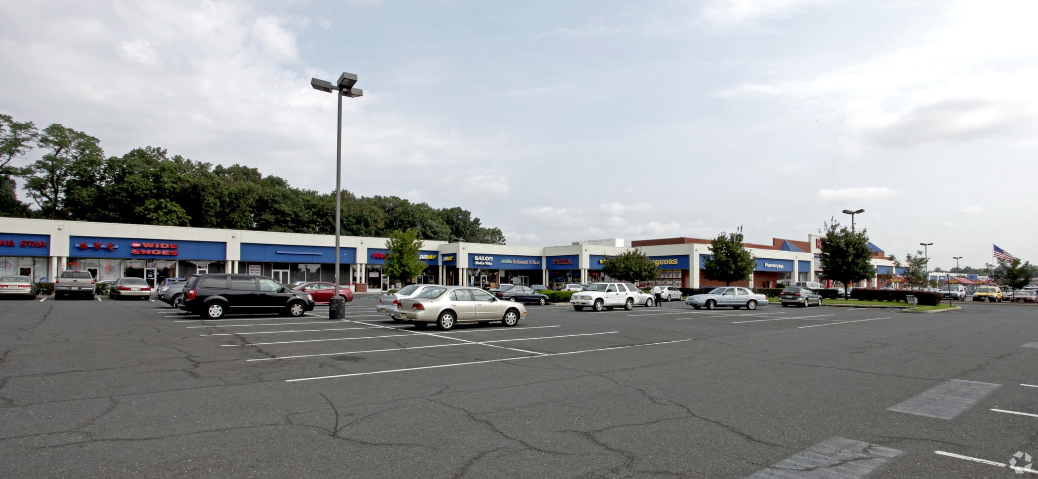 561 US Highway 1, Edison, NJ for lease Primary Photo- Image 1 of 6
