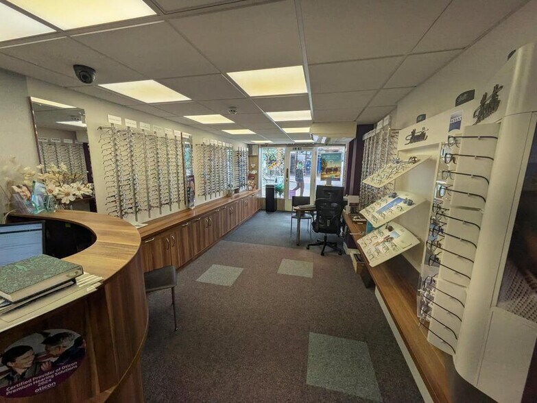 37 High St, Guildford à louer - Photo du bâtiment - Image 2 de 8