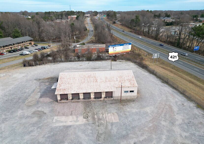 312 Pineview Dr, Kernersville, NC à louer - Photo du bâtiment - Image 2 de 3