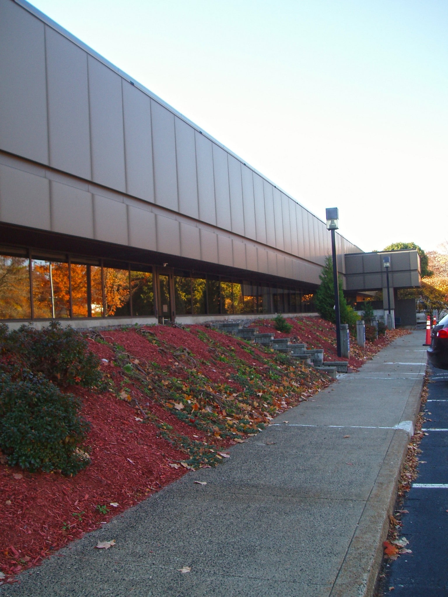 80 Spring Ln, Plainville, CT à louer Photo du bâtiment- Image 1 de 3