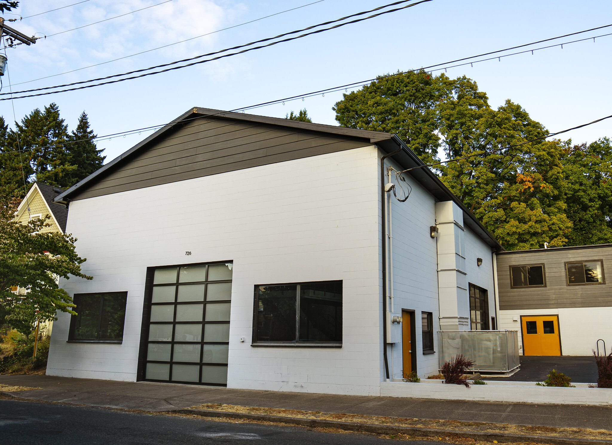 726-728 SE 20th Ave, Portland, OR for lease Primary Photo- Image 1 of 22