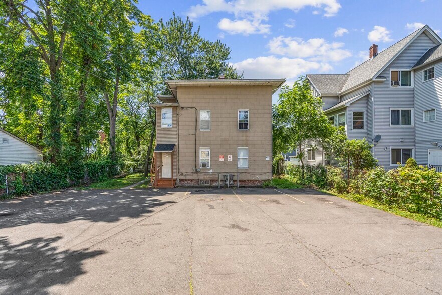 240-242 Washington St, New Britain, CT à vendre - Photo du bâtiment - Image 2 de 31