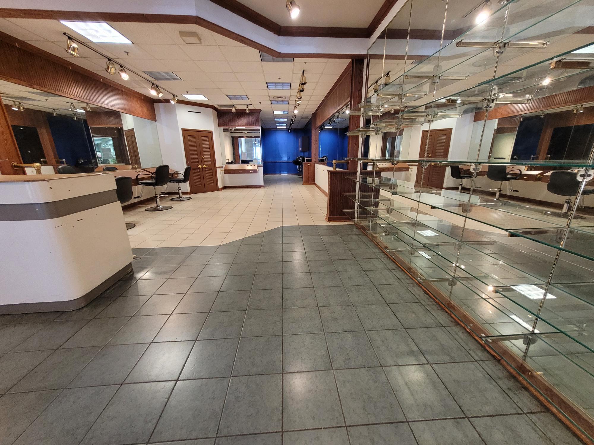 2200 El Mercado Loop, Sierra Vista, AZ for lease Interior Photo- Image 1 of 9