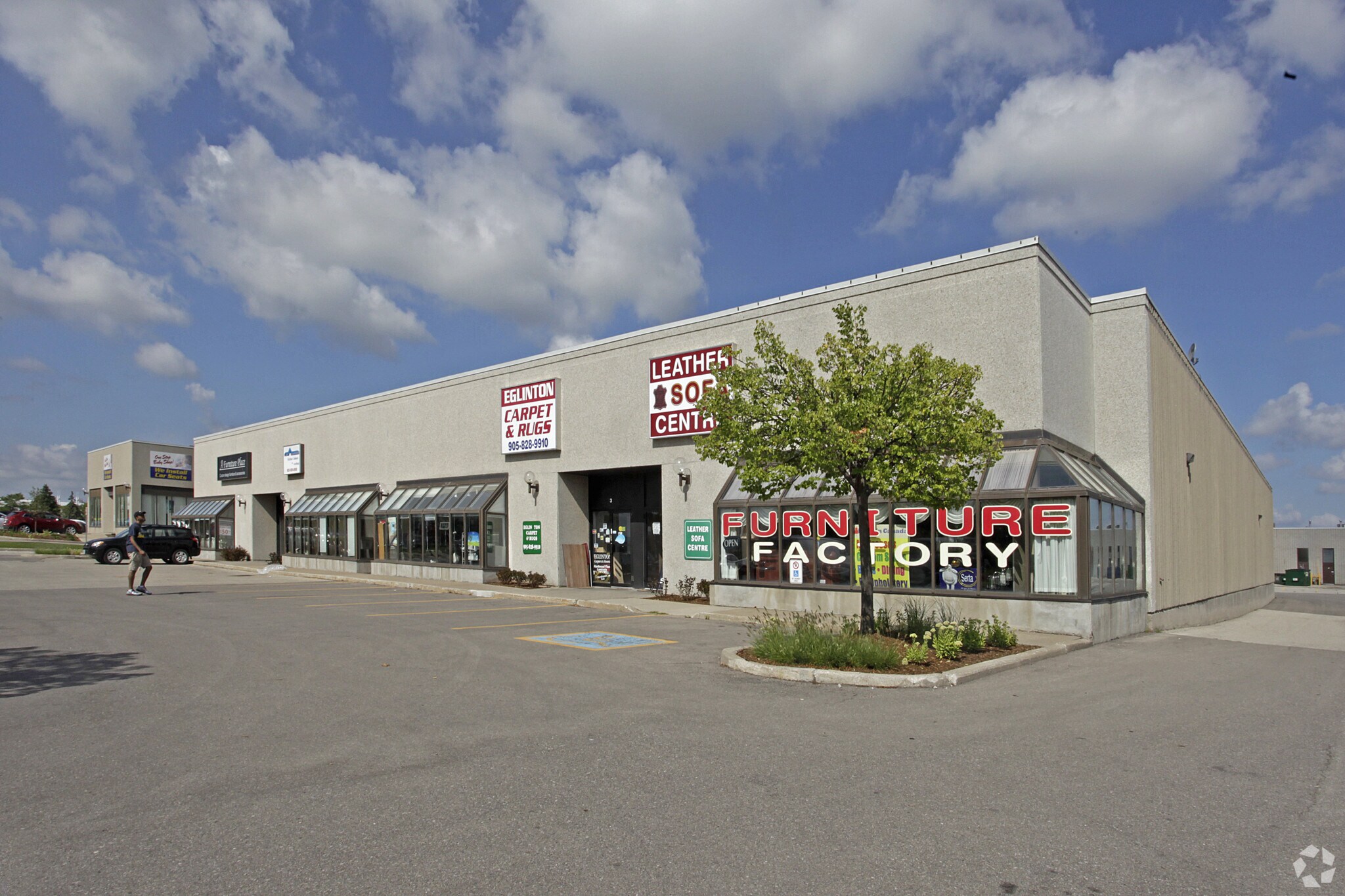 3375 Laird Rd, Mississauga, ON à vendre Photo principale- Image 1 de 1