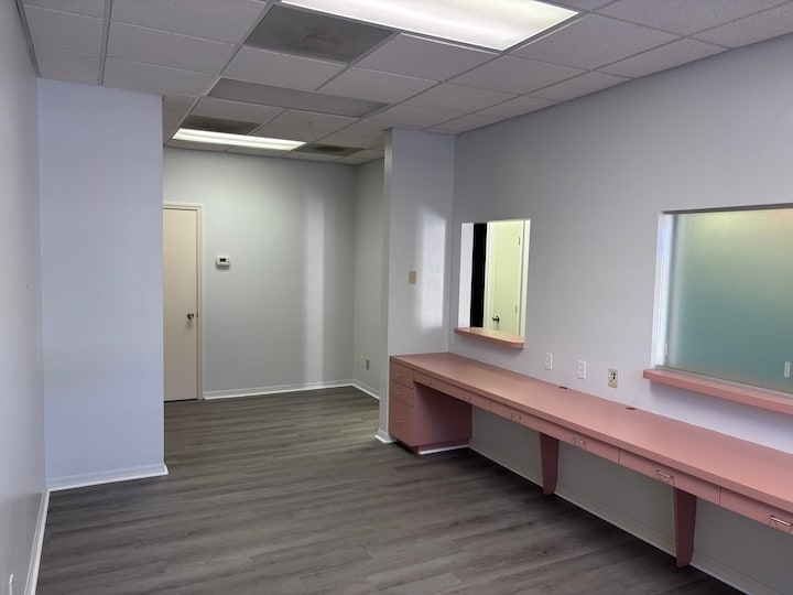 517 Riviera St, Venice, FL for lease Interior Photo- Image 1 of 12