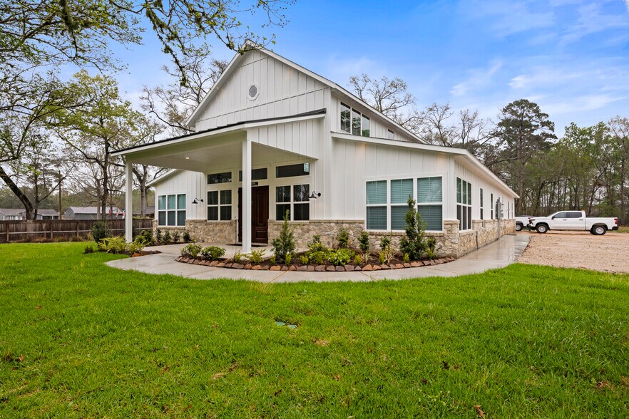 19151 Oak Canyon Dr, Conroe, TX à louer - Photo principale - Image 1 de 24