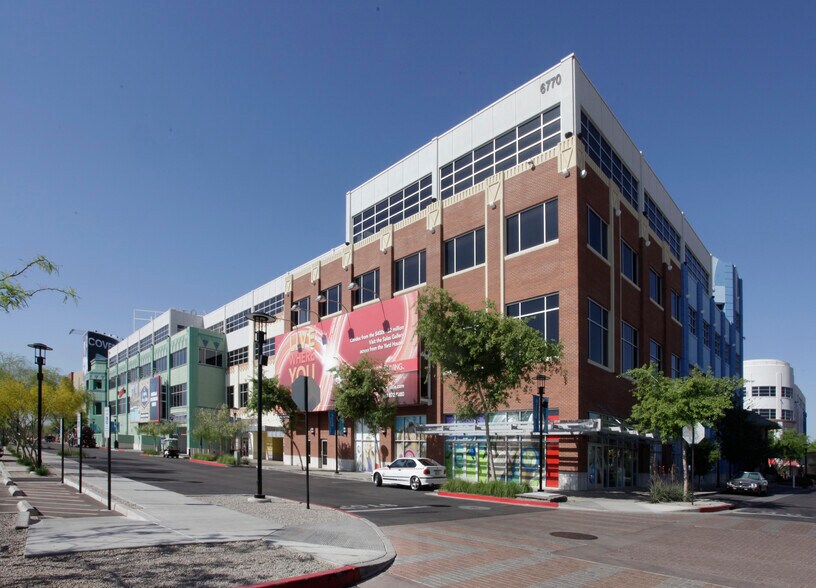 6770 N Sunrise Blvd, Glendale, AZ à louer - Photo du bâtiment - Image 2 de 13